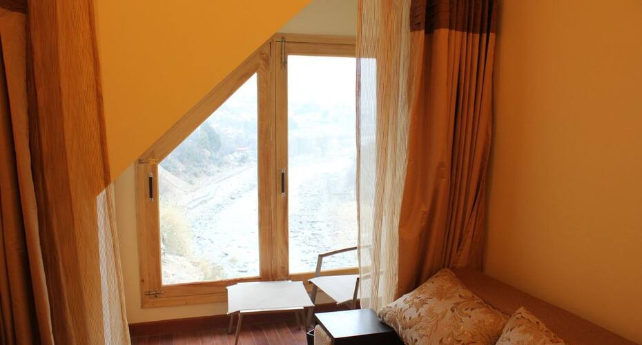 Terranova Apartment, New Delhi 4